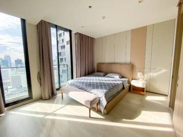 1 Bed 1 Bath 45 SQ.M Noble Ploenchit