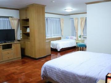3 Bed 2 Bath 236 SQ.M Baan Arthit Apartment
