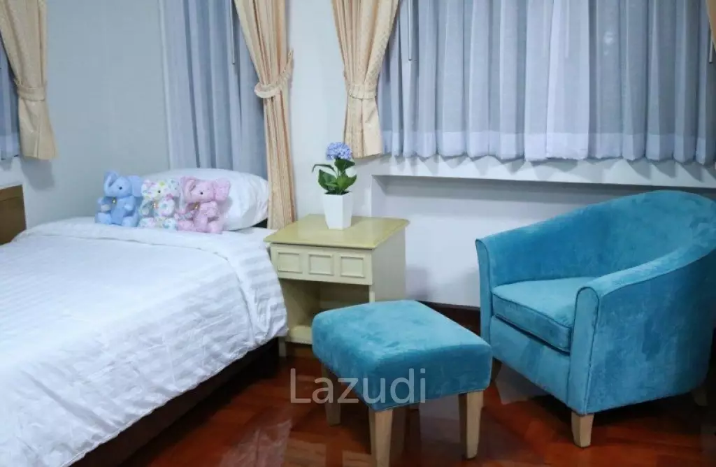 3 Bed 2 Bath 236 SQ.M Baan Arthit Apartment