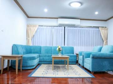 3 Bed 2 Bath 236 SQ.M Baan Arthit Apartment