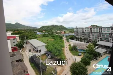 Studio Condo with Mountain View