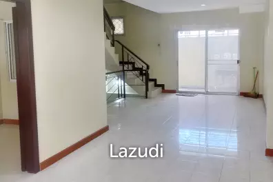 3 Bed 3 Bath 160 SQ.M City Park Pattanakarn 38