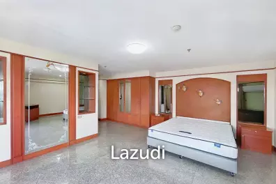 3  Bed 3 Bath 265 SQ.M Baan Suanpetch