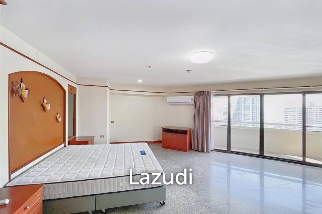 3  Bed 3 Bath 265 SQ.M Baan Suanpetch