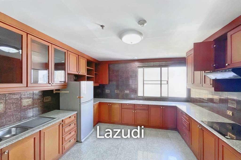 3  Bed 3 Bath 265 SQ.M Baan Suanpetch