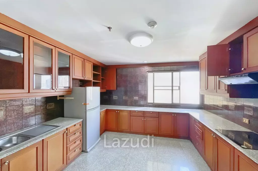 3  Bed 3 Bath 265 SQ.M Baan Suanpetch