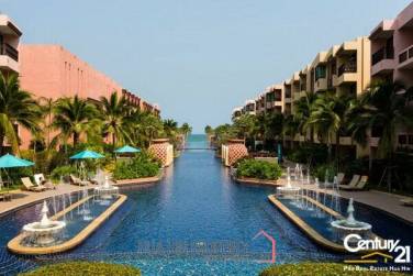 Luxury 2 Bed Beachfront Condo in Town