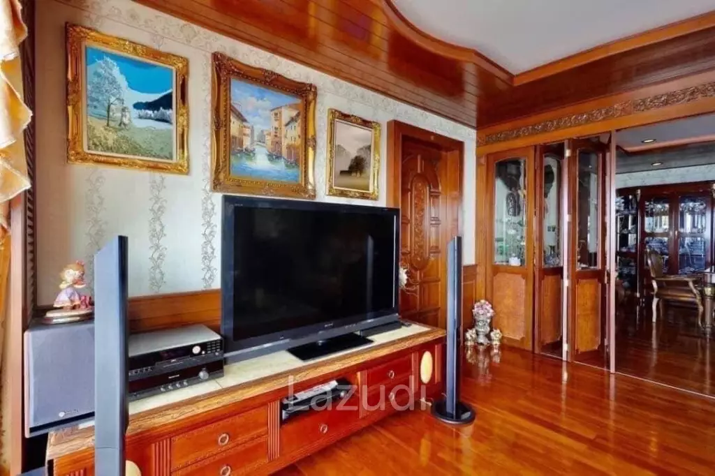 2 Bed 3 Bath 189 SQ.M Royal Cliff Garden