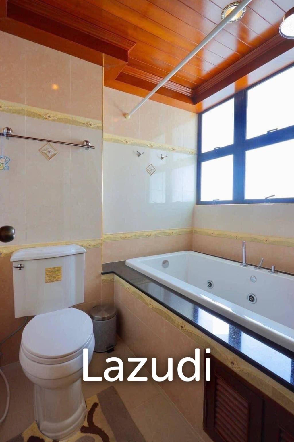 2 Bed 3 Bath 189 SQ.M Royal Cliff Garden