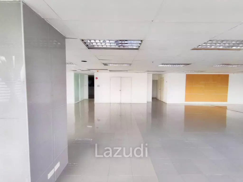 Office For Sale+Rent 558 SQ.M at Ocean Tower 1