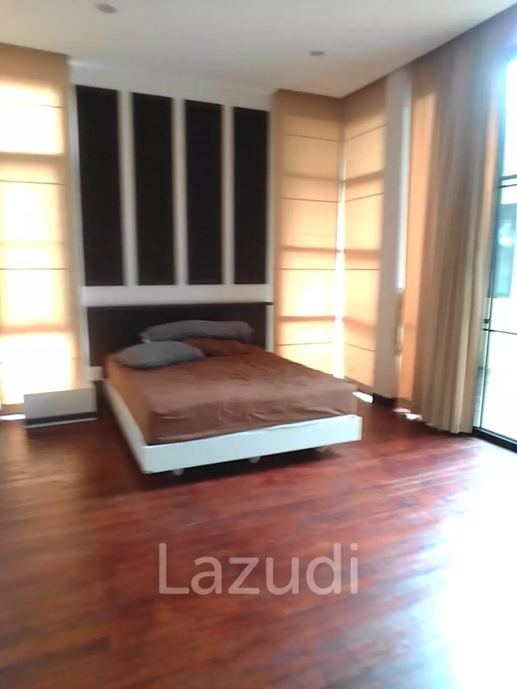 3 Bedrooms 3 Bathrooms ,928 sqm, Horseshoe point