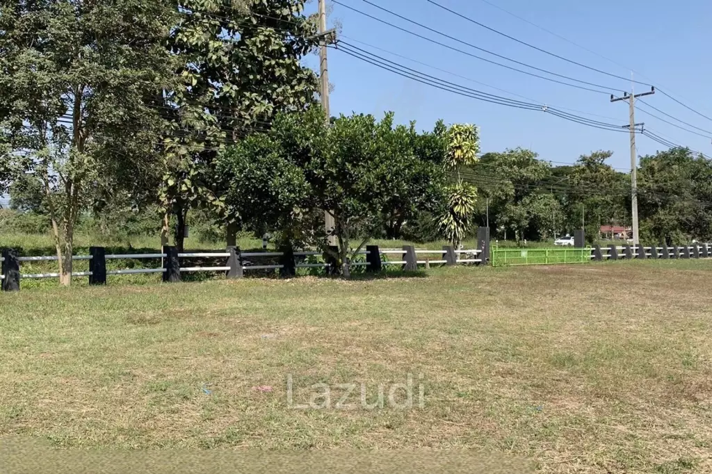 Sell/Rent 7 rai land close to the main road.
