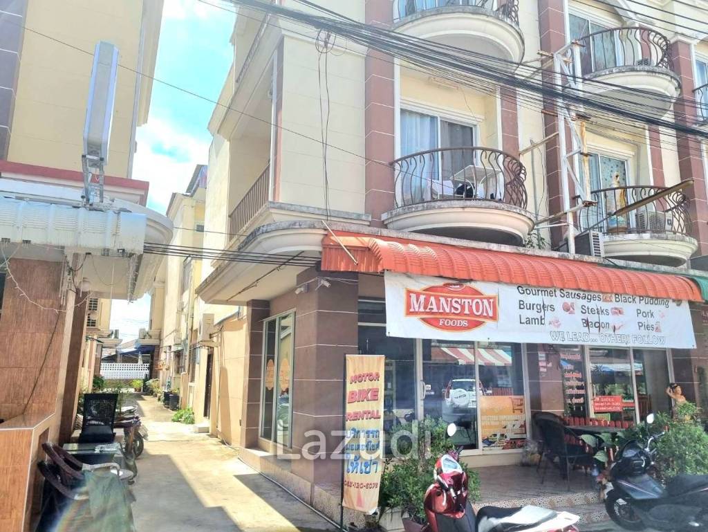 Building for sale with business in the heart of Bang Saray. 72 sqm