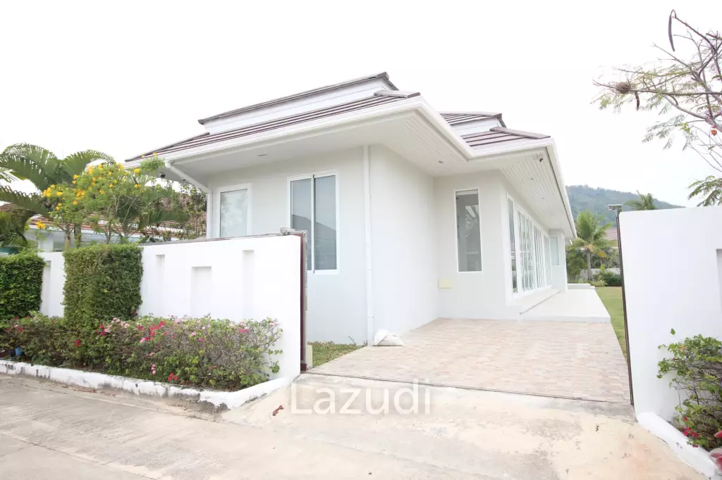 Woodlands Residence: 6 Bed 6 Bath Mountain View