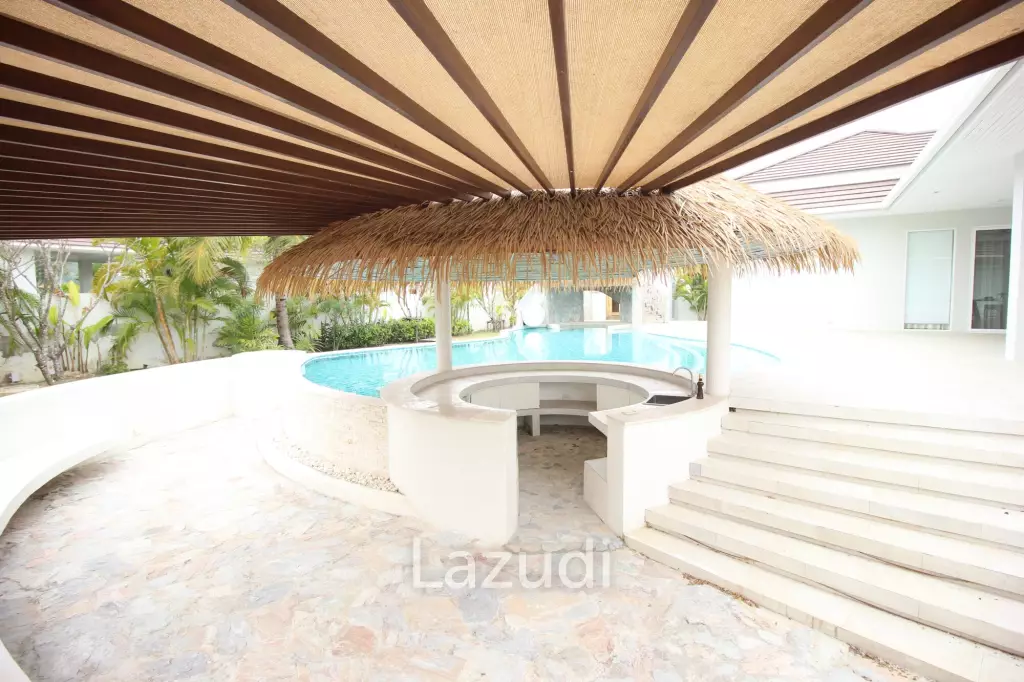 Woodlands Residence: 6 Bed 6 Bath Mountain View