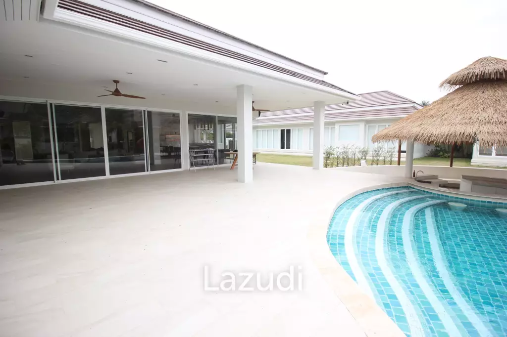 Woodlands Residence: 6 Bed 6 Bath Mountain View