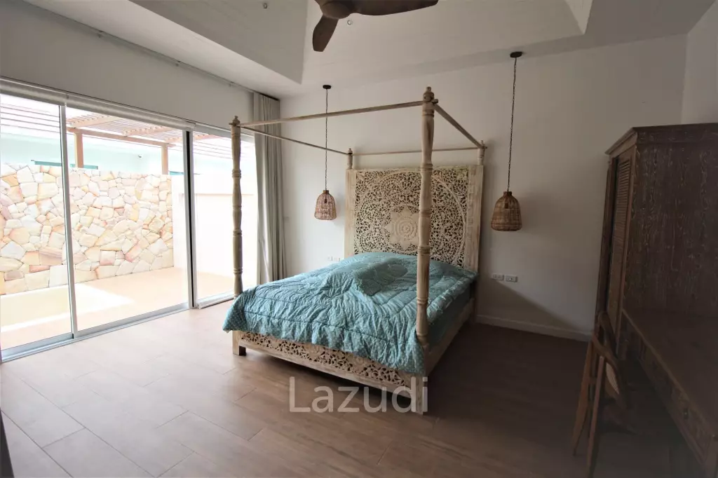 Woodlands Residence: 6 Bed 6 Bath Mountain View