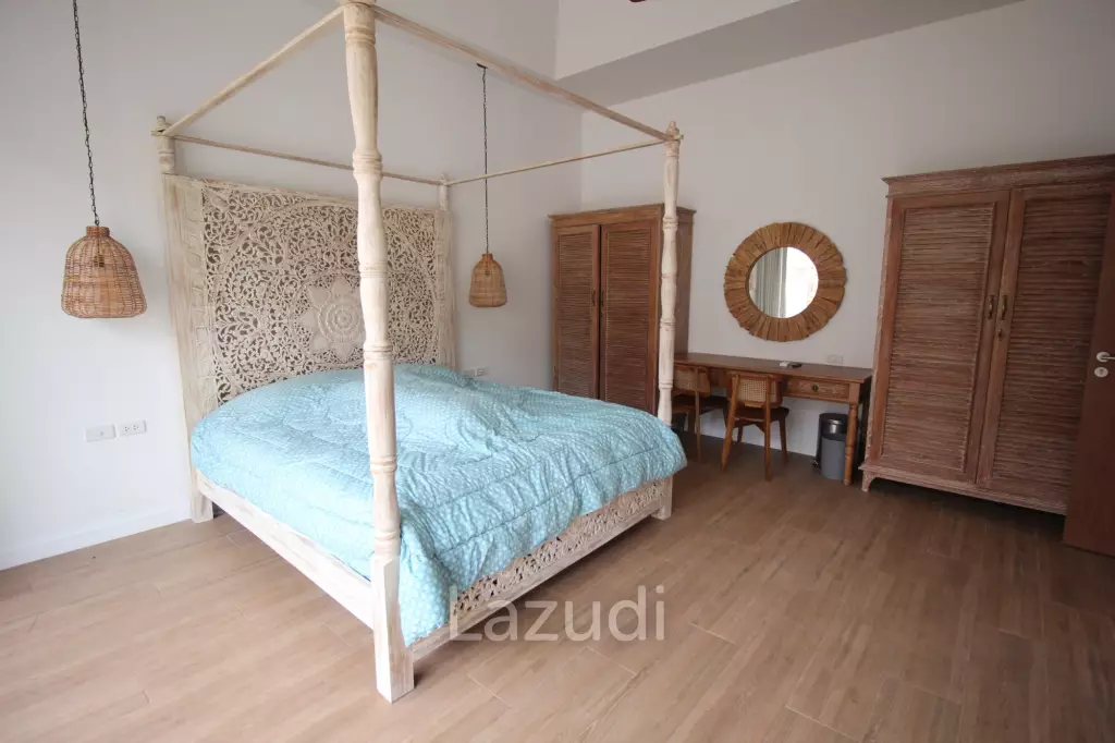 Woodlands Residence: 6 Bed 6 Bath Mountain View