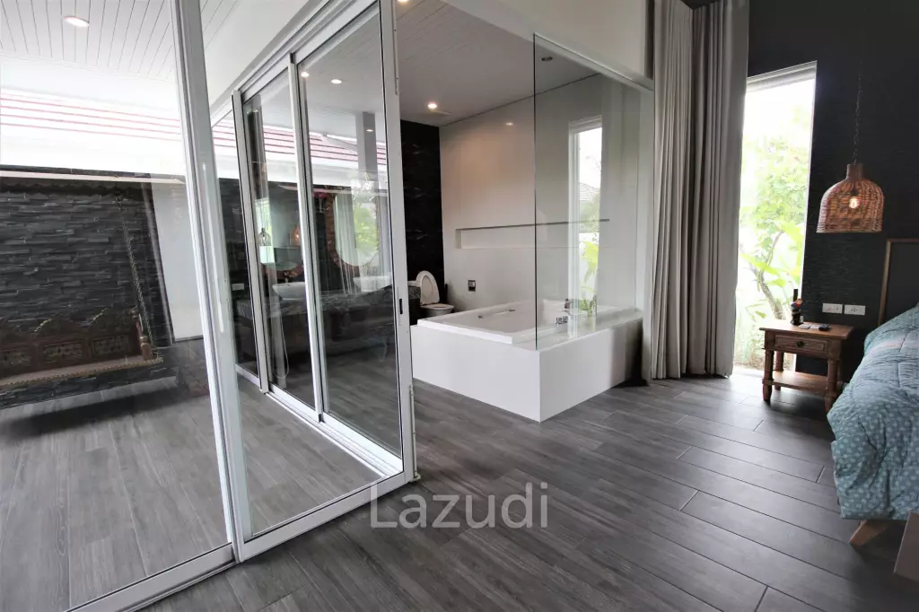 Woodlands Residence: 6 Bed 6 Bath Mountain View