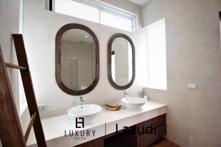 1,600 metro cuadrado 6 ` 6 Baño Villa de Alquiler