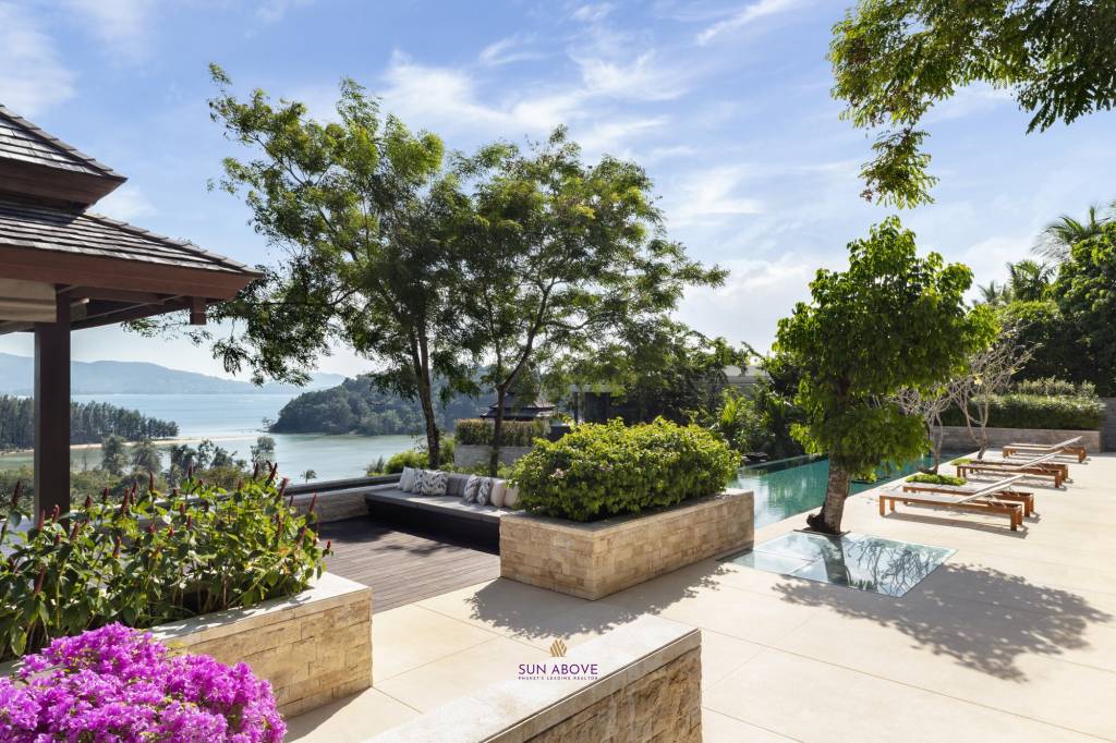 EXCLUSIVE 4 BEDROOM SEA VIEW VILLA - LAYAN