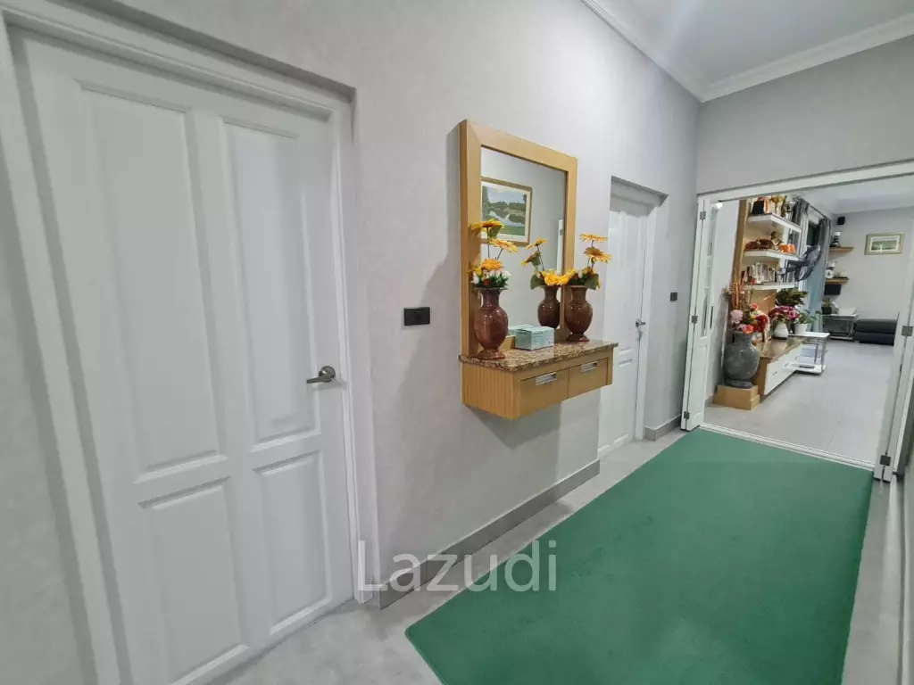 4 Bedrooms 6 Bathrooms, 800 sqm, Phoenix Golf Coruse