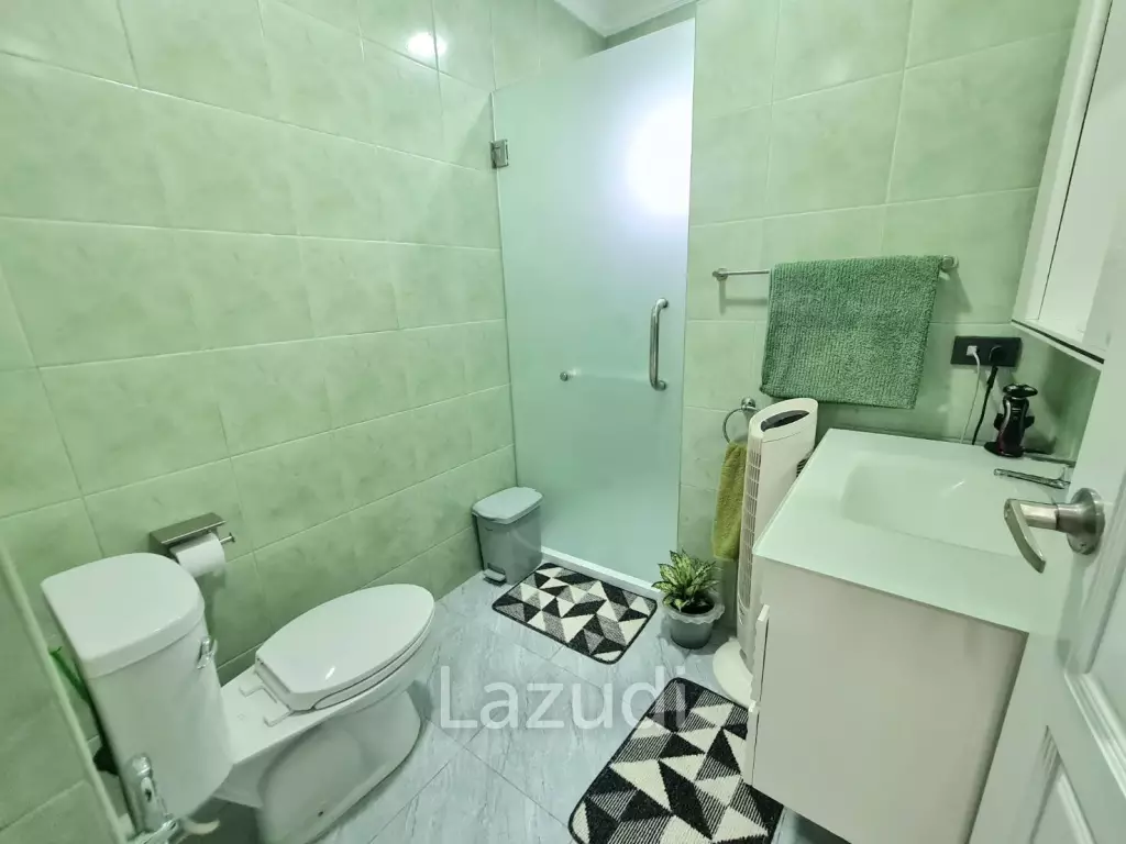4 Bedrooms 6 Bathrooms, 800 sqm, Phoenix Golf Coruse