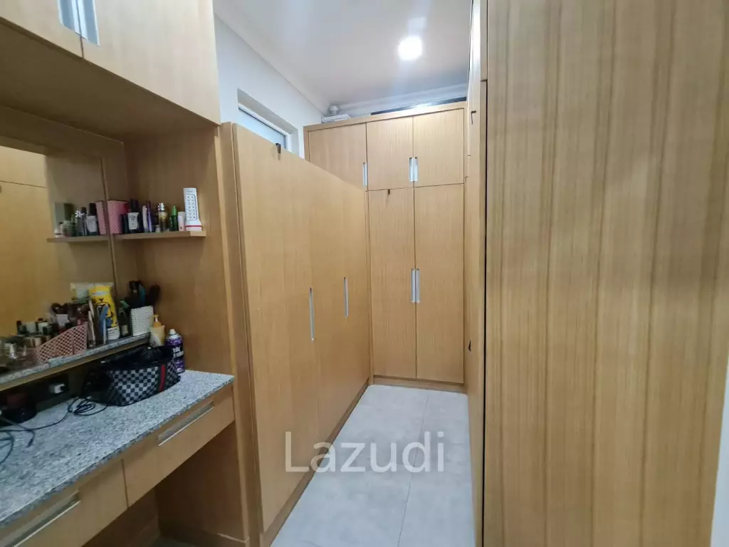 4 Bedrooms 6 Bathrooms, 800 sqm, Phoenix Golf Coruse
