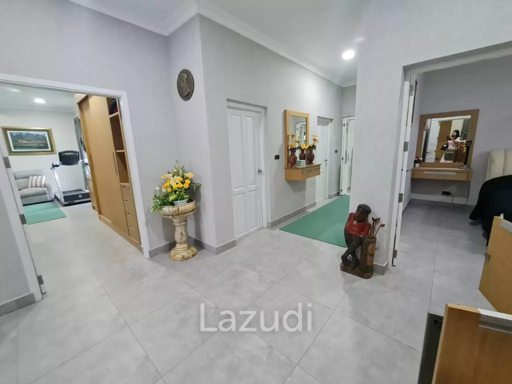 4 Bedrooms 6 Bathrooms, 800 sqm, Phoenix Golf Coruse