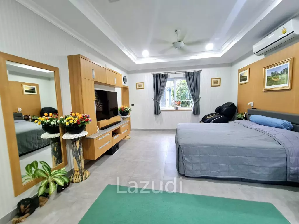 4 Bedrooms 6 Bathrooms, 800 sqm, Phoenix Golf Coruse
