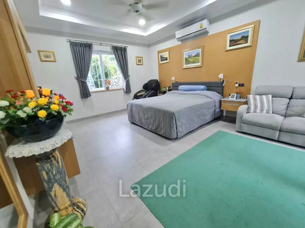 4 Bedrooms 6 Bathrooms, 800 sqm, Phoenix Golf Coruse