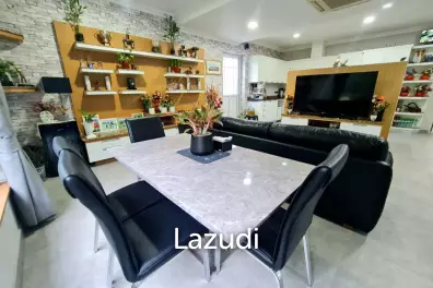 4 Bedrooms 6 Bathrooms, 800 sqm, Phoenix Golf Coruse
