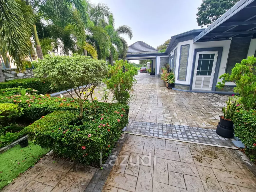 4 Bedrooms 6 Bathrooms, 800 sqm, Phoenix Golf Coruse