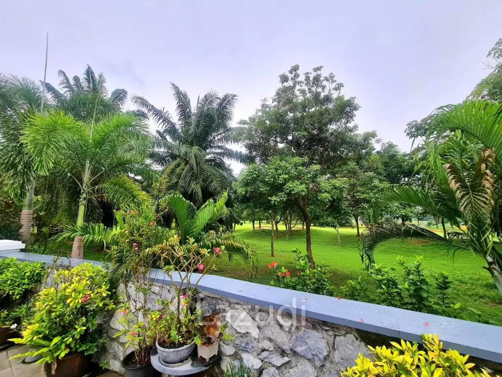 4 Bedrooms 6 Bathrooms, 800 sqm, Phoenix Golf Coruse