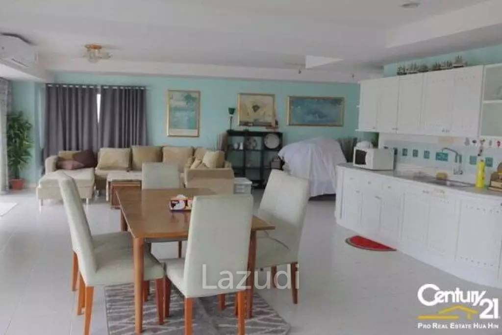 2 Bed Condo with Sea View