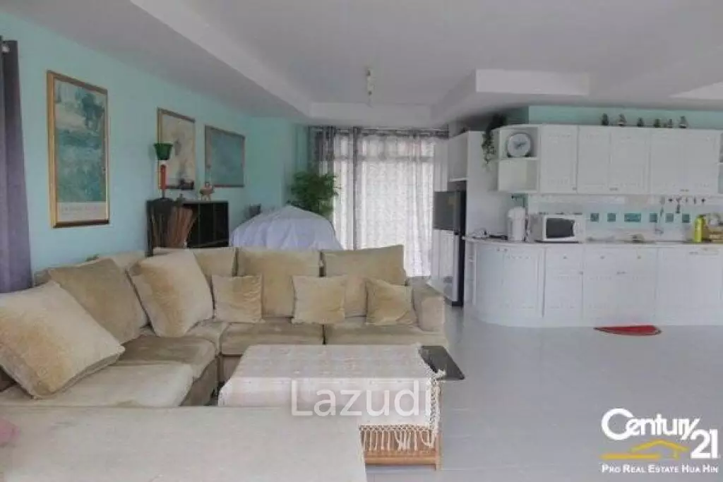 2 Bed Condo with Sea View