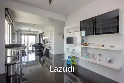 Beautifully 2 Bed Condo in Town