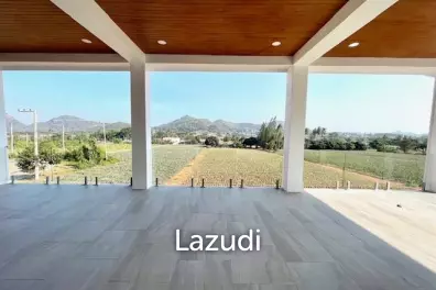 5 Bed 6 Bath Amazing modern and large pool villa