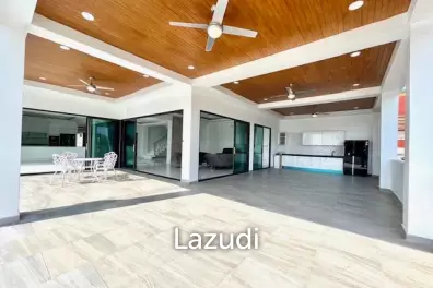 5 Bed 6 Bath Amazing modern and large pool villa