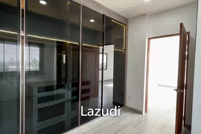 5 Bed 6 Bath Amazing modern and large pool villa