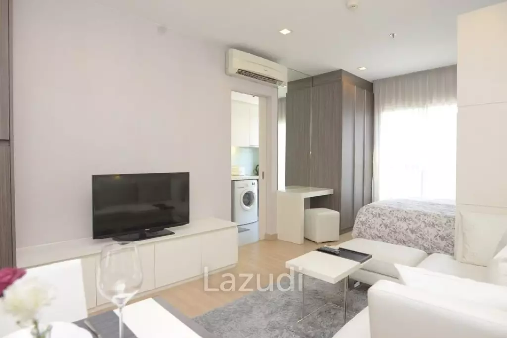 studio 30 SQ.M Urbano Absolute Sathon - Taksin