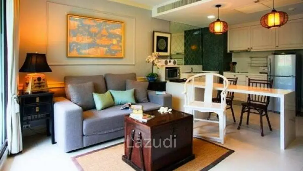 1 Bed Beachfront Condo in Town