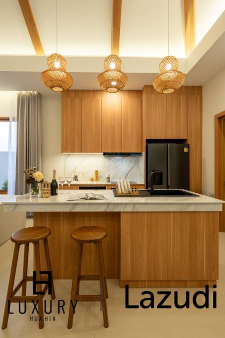 672 ตร.ม 3 เตียง 3 อาบน้ำ วิลล่า For ขาย