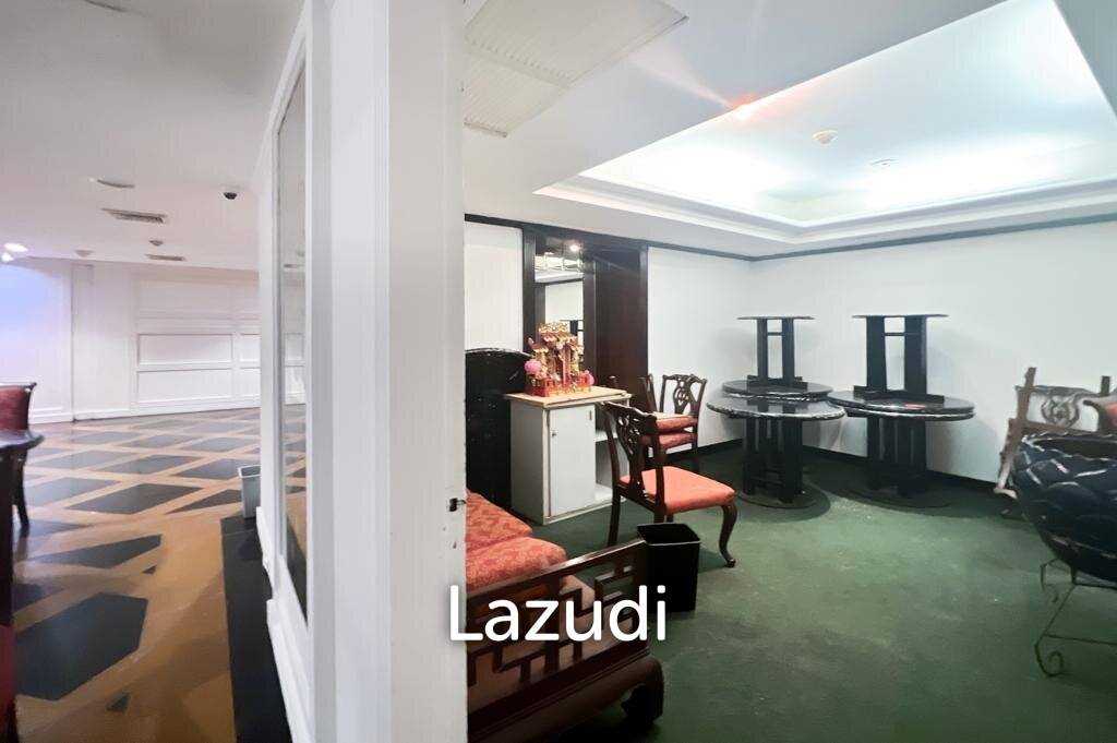 Unleash Your Potential w/ Versatile 500m2 Comm Space in Sukhumvit Soi 33