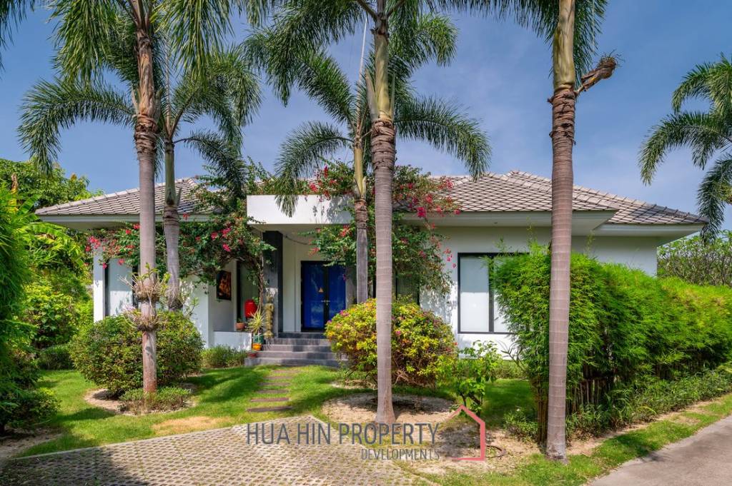 BAAN ING PHU : 3 Bed Pool Villa near Black Mountain Golf Course