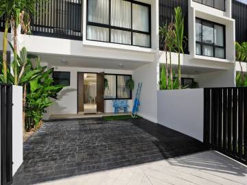 3 BEDROOM 3 BATHROOM TOWNHOUSE | LAGUNA
