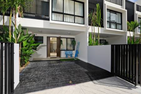 3 BEDROOM 3 BATHROOM TOWNHOUSE | LAGUNA