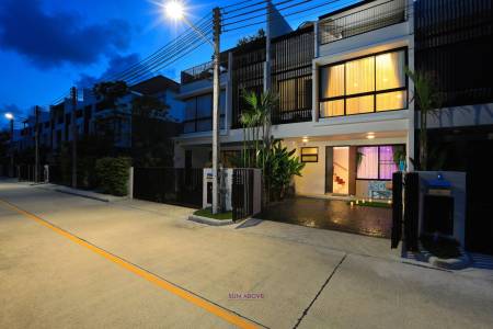 3 BEDROOM 3 BATHROOM TOWNHOUSE | LAGUNA