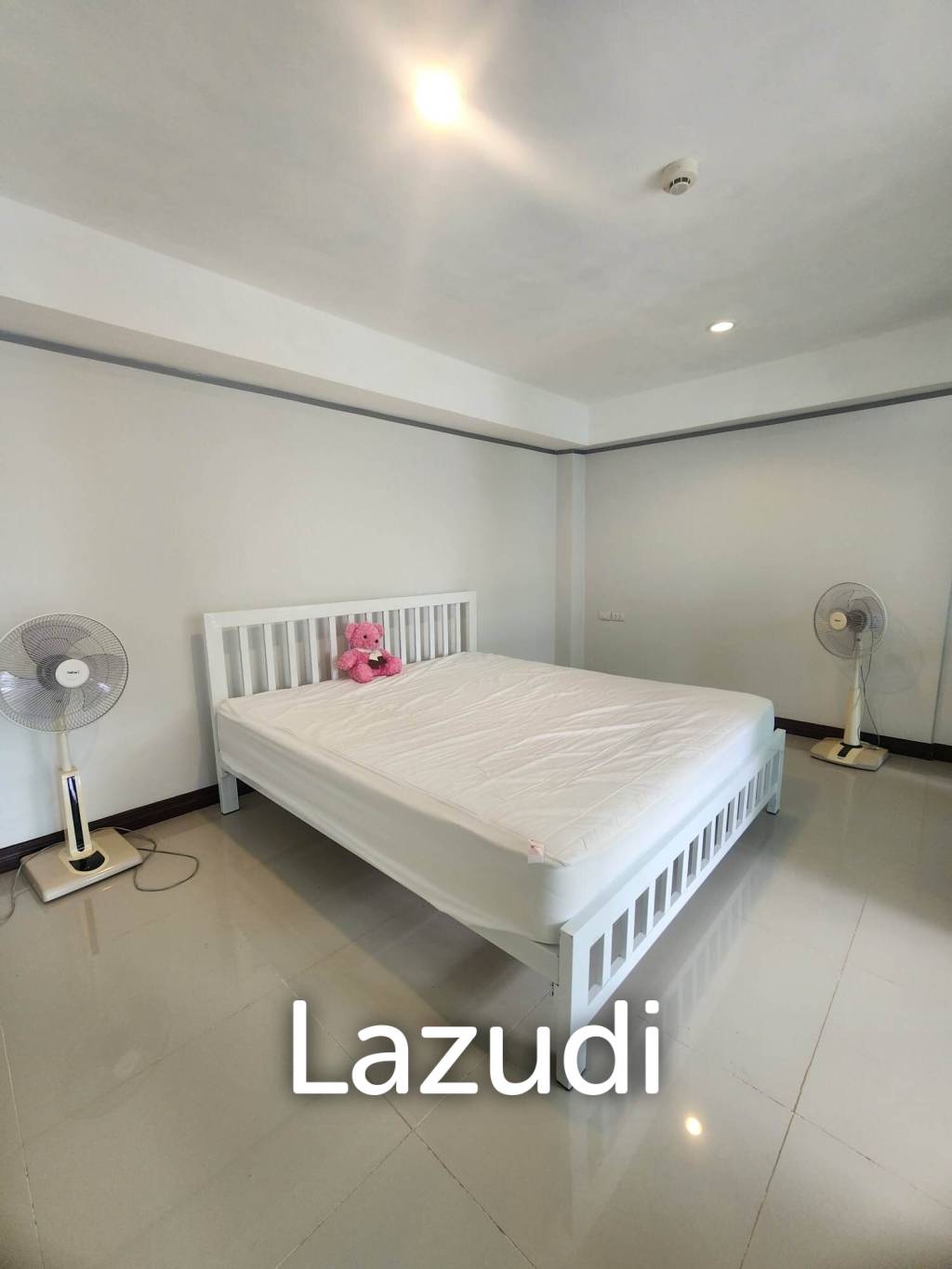 Large 1 Bedroom condo soi 102 The Pride