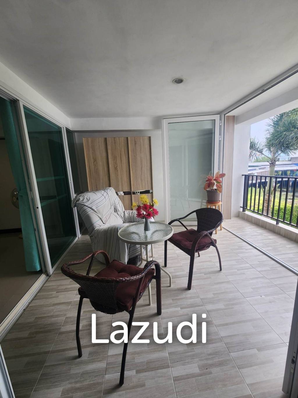 Large 1 Bedroom condo soi 102 The Pride